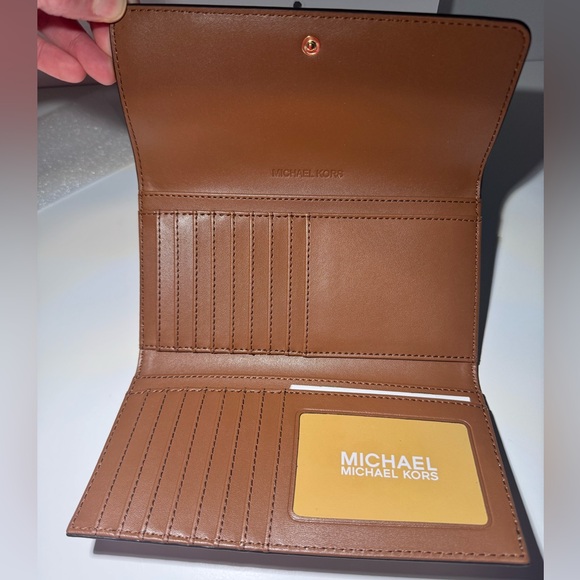 Michael Kors Monogram Vanilla Jet Set Trifold Wallet - Picture 3 of 6